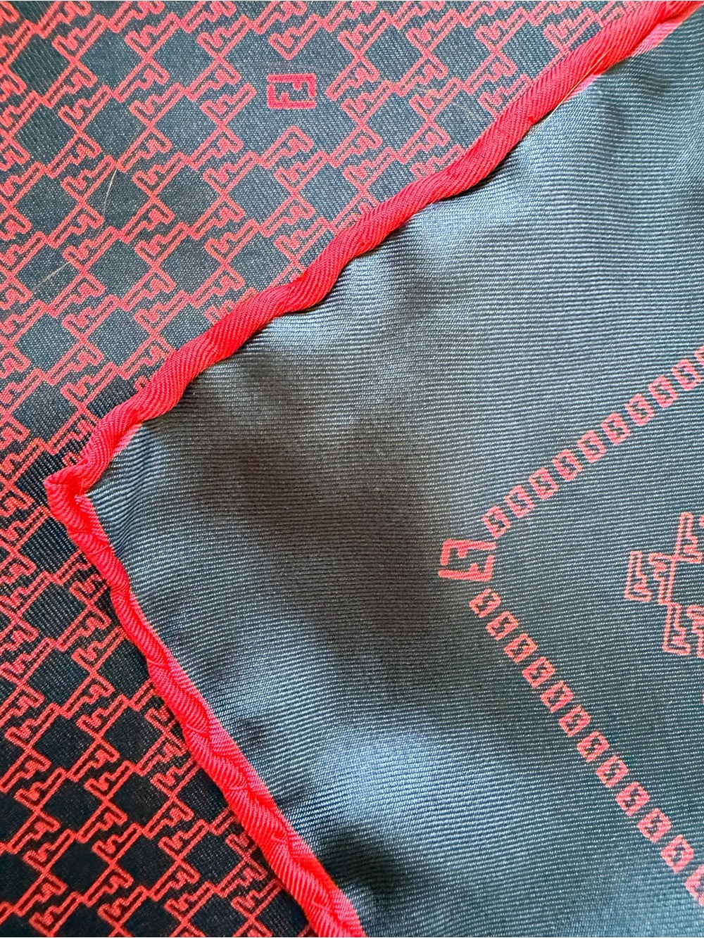Vintage FENDI Silk Scarf/Pocket Square Navy/Red Made In Italy - Picture 6 of 7